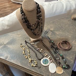 6 necklaces and a set of bangles BUNDLE 😍